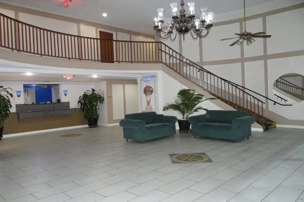 Regency Inn & Suites Houston East I 10