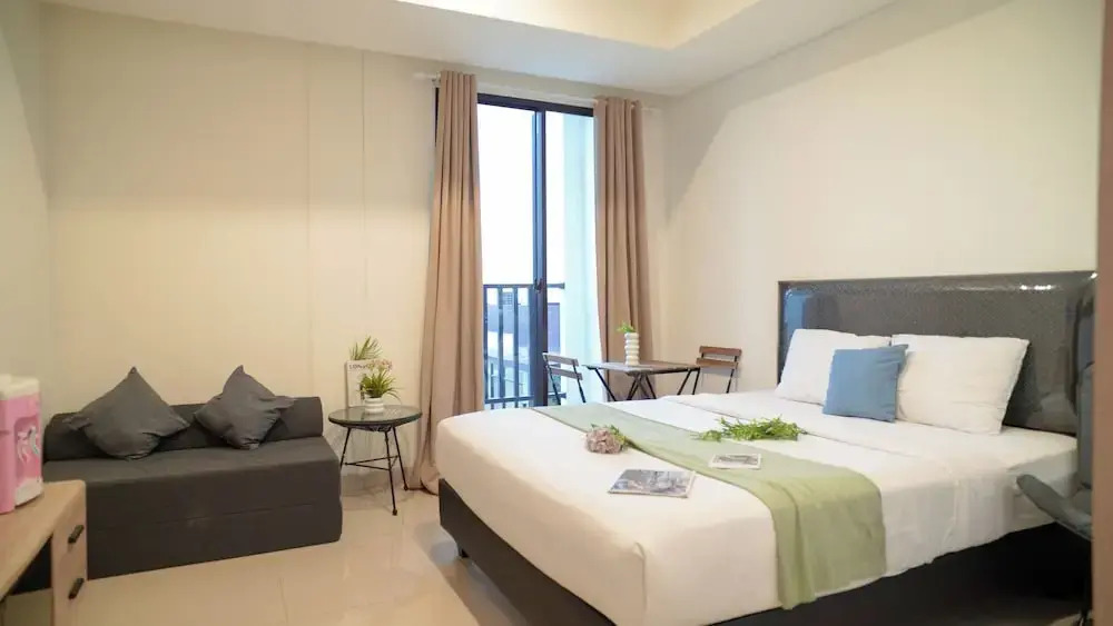 Spacious And Homey Studio At Cleon Park Apartment