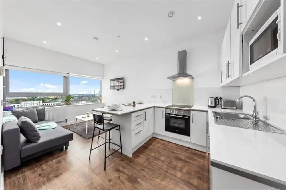 Captivating 1-bed Apartment 15 min to Londonbridge