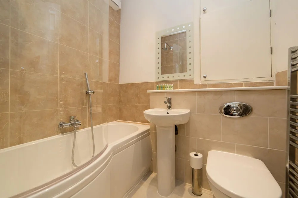 Excel Apartments Hyde Park