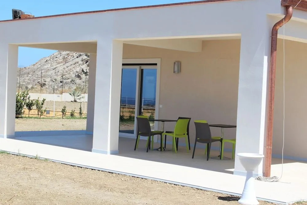 B&B LEDEN DI CAPO BIANCO