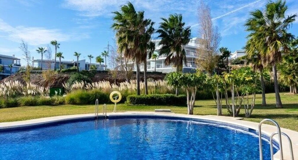 Luxury townhouse with pool