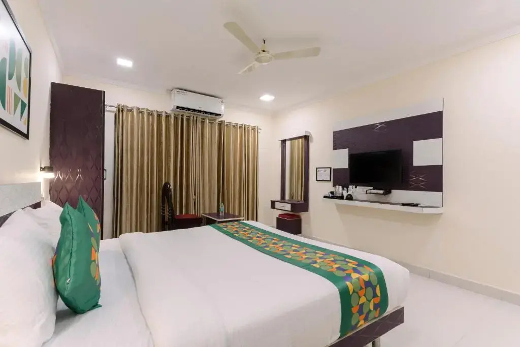 Treebo SNS Grand Inn With Swimming Pool