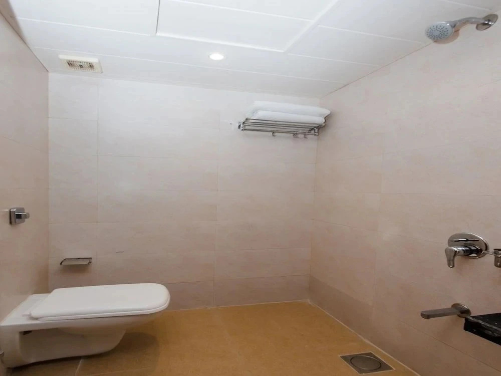 Hotel Dream Line Lodging & Boarding by OYO Rooms