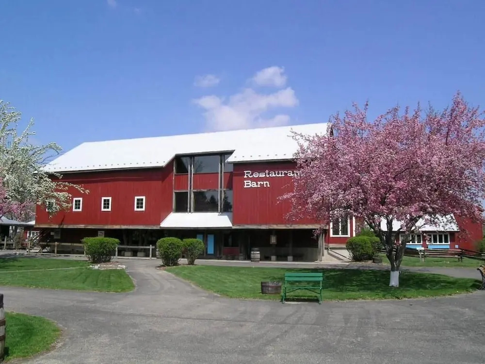 Amish Inn