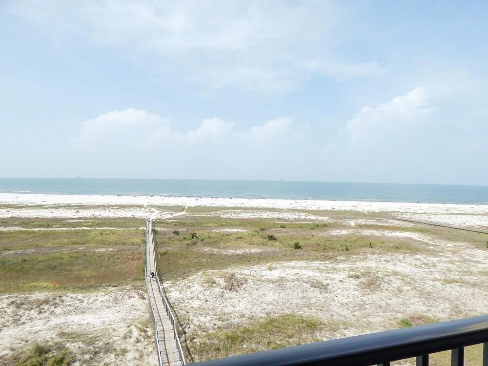 613 Holiday Isle 613 2 Bedroom Condo