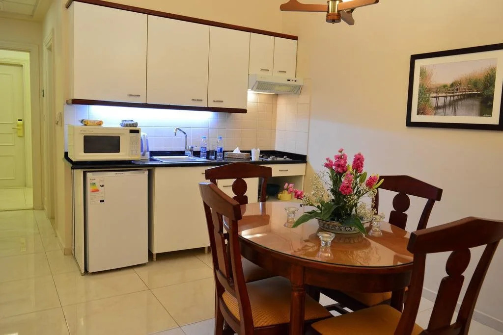 Comfort Hotel Suites