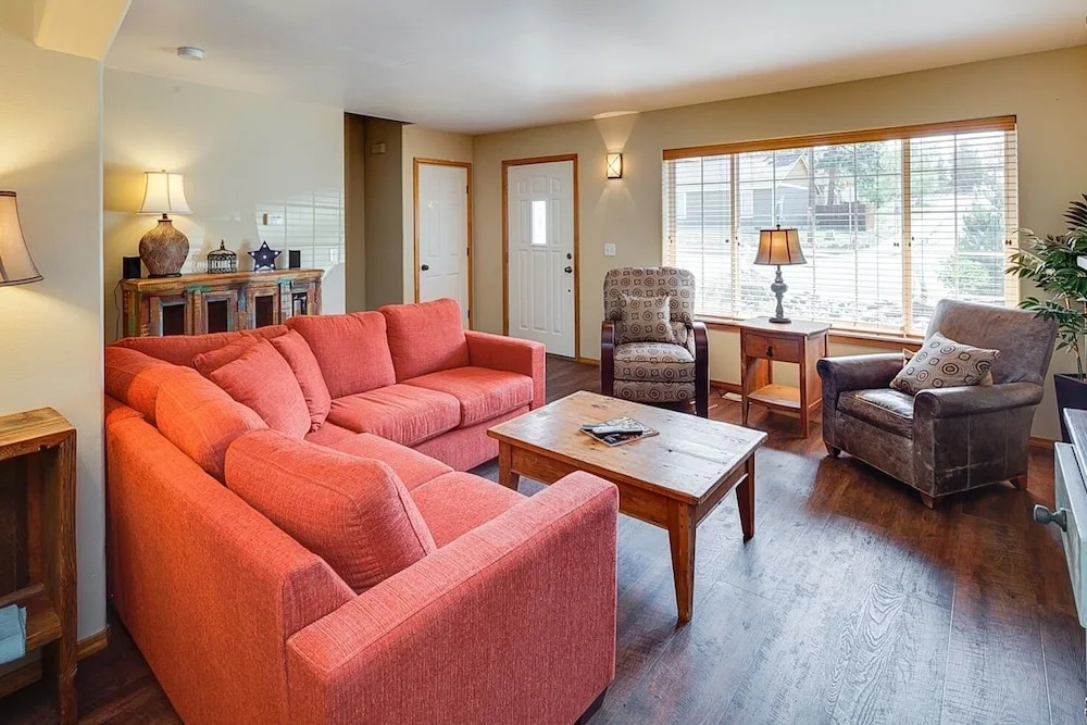 Lovely Bend W/ Private Patio & Firepit 3 Bedroom Home