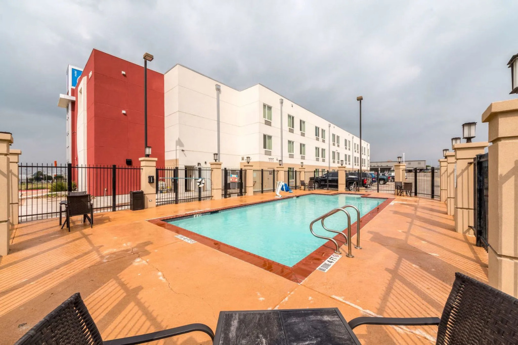 Motel 6-Laredo, TX - Airport