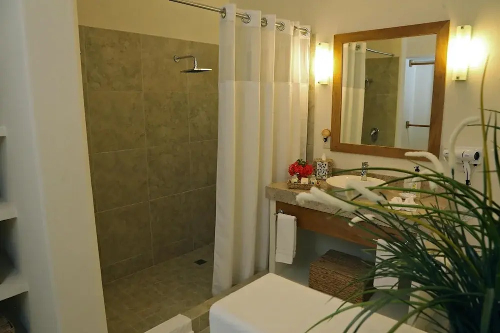 Villas Carey Condo