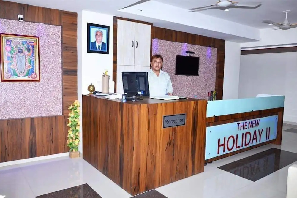 The New Holiday Inn