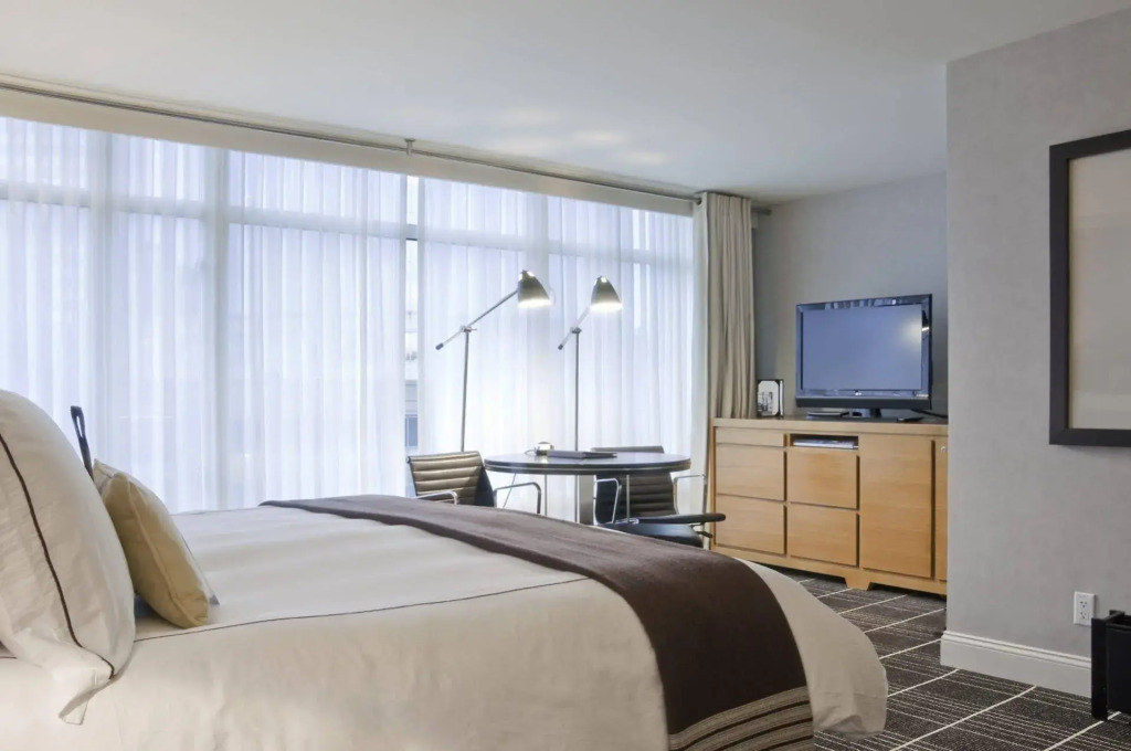 The Colonnade Hotel