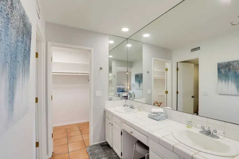 Tucson Townhome w/ Private Patio & Mtn Views!