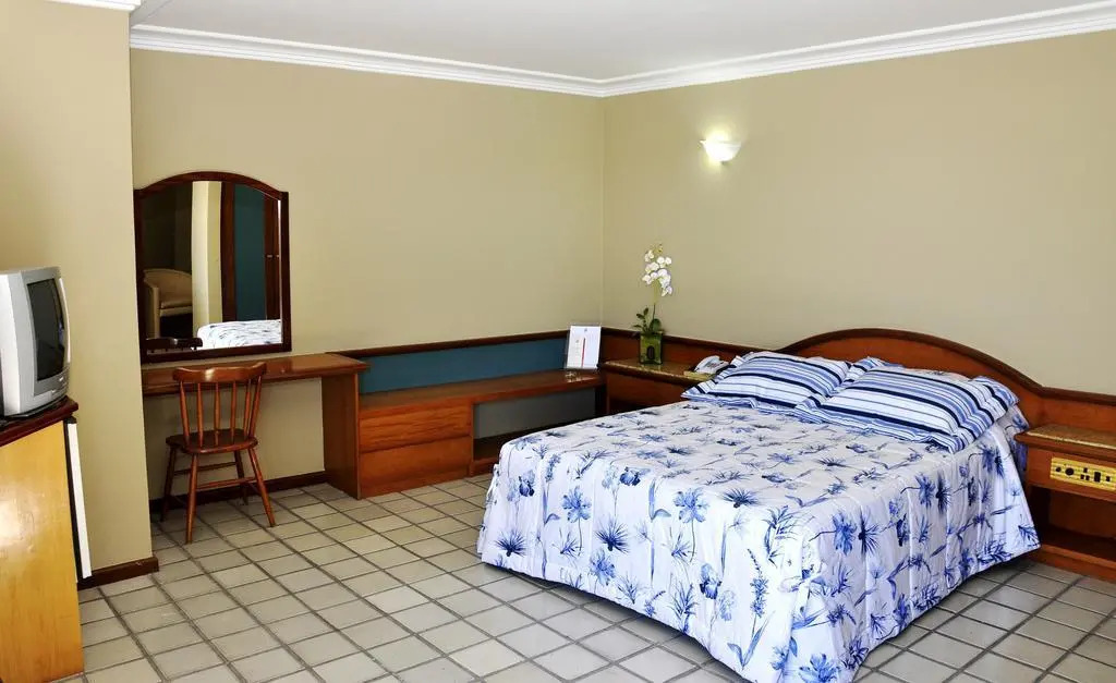 Hostess Hotel