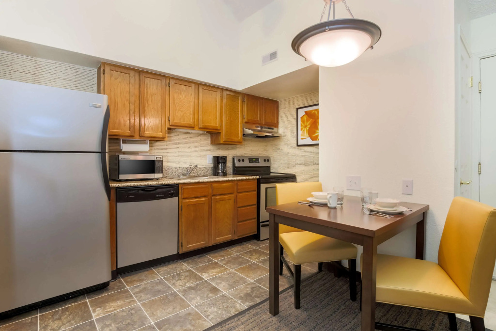 Hawthorn Suites by Wyndham Tinton Falls
