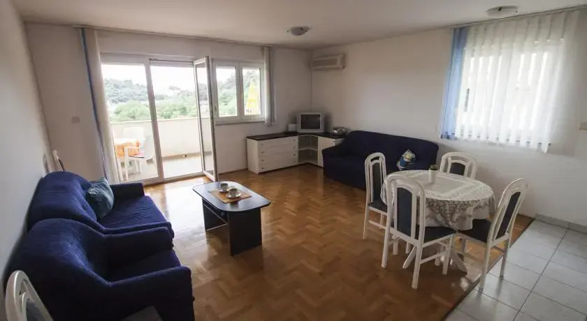 Apartment Mornar