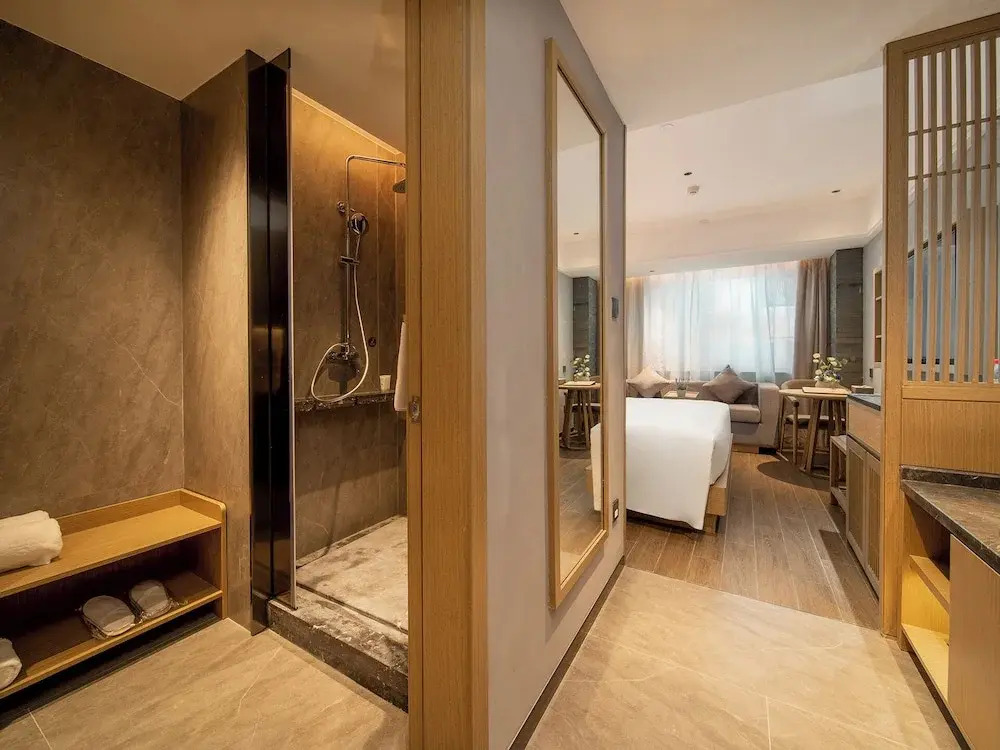 Trendy Romantic Hotel Guangzhou Panyu Qiaonan Aoyuan Plaza Branch