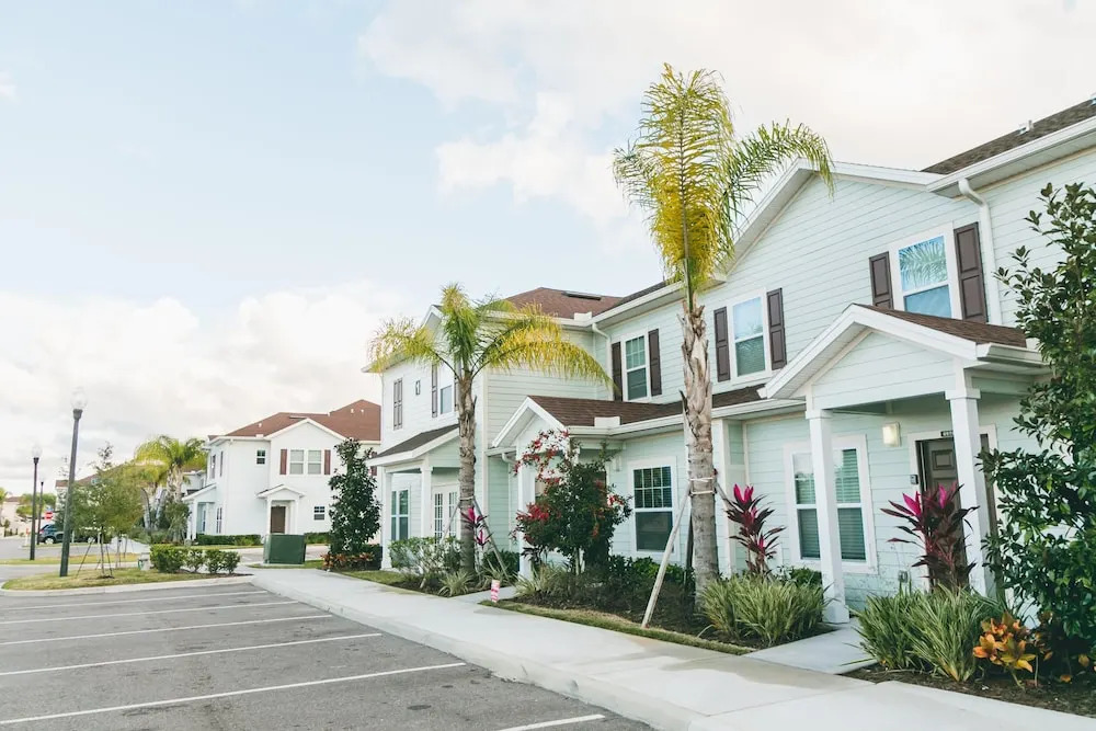 July Special Close to Disney WL 3 bed ID: 240128