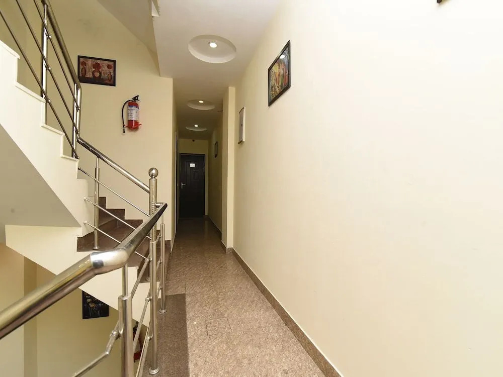 OYO 23677 Hotel Marina