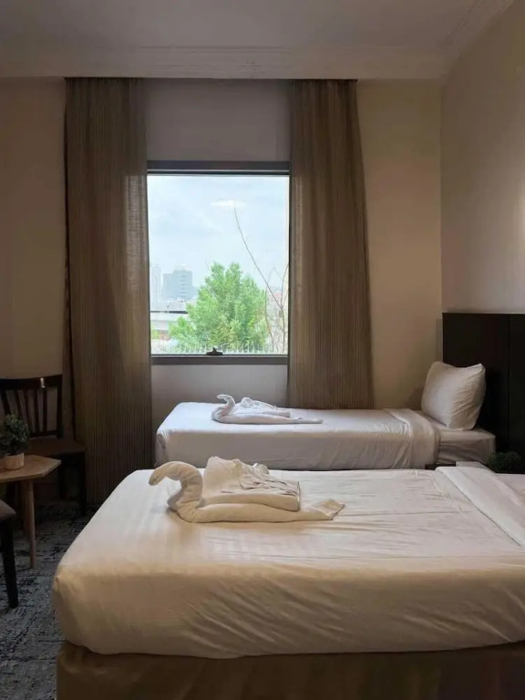 Hussain Biyari Hotel
