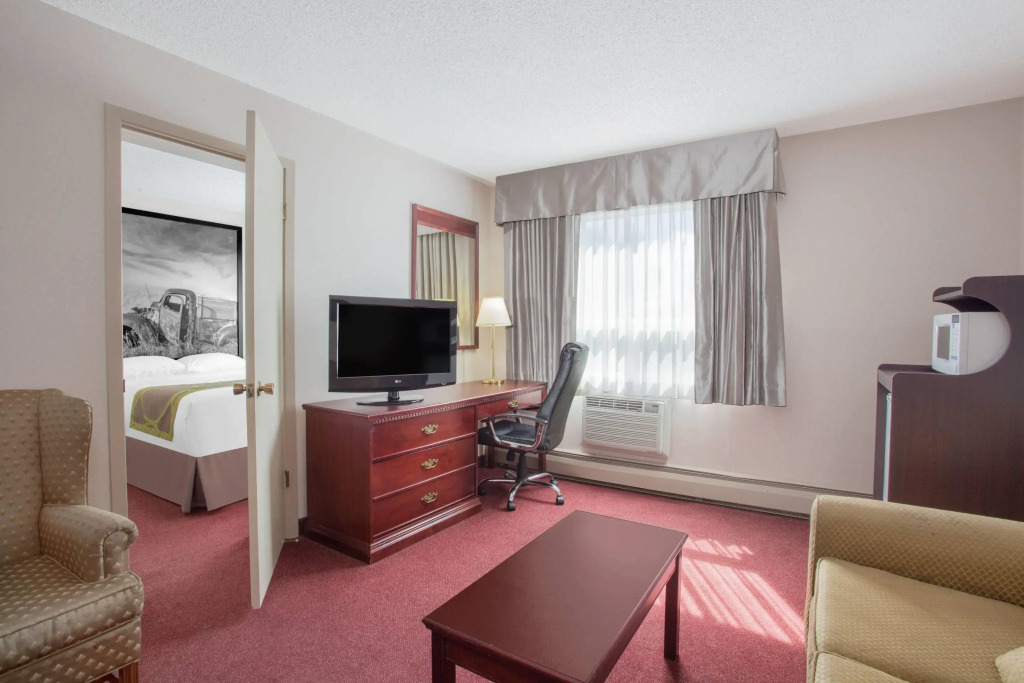 Super 8 Lethbridge