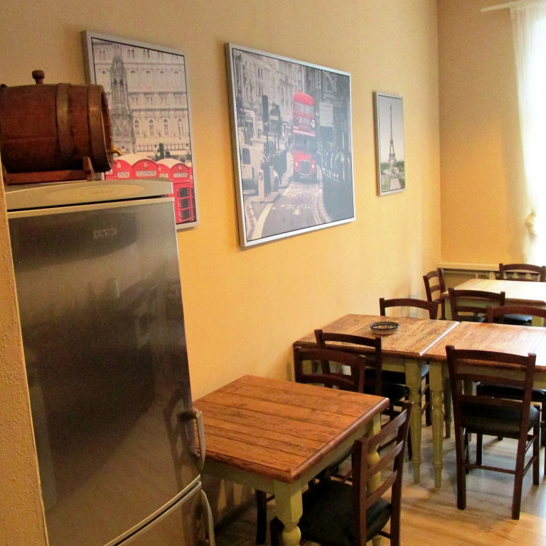 25 Hours Hostel
