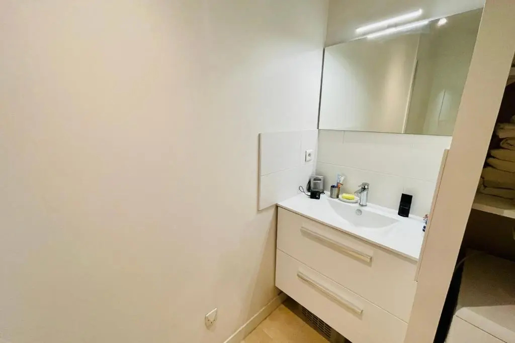 T4 apartment in the heart of old Bordeaux close to all amenities