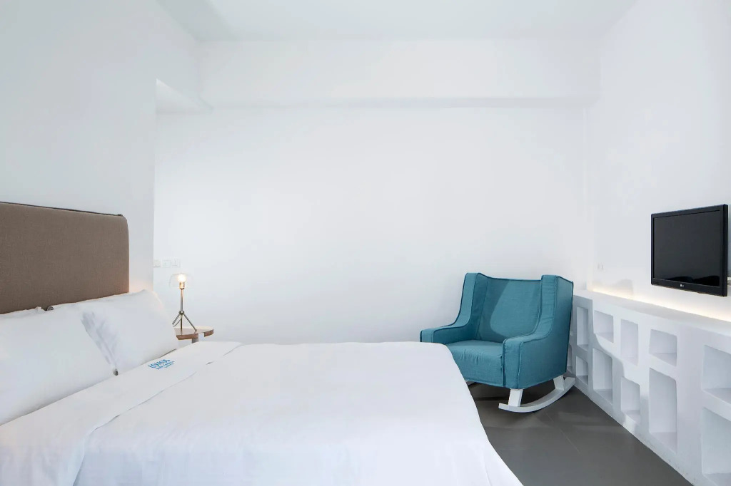 Loizos Stylish Residences