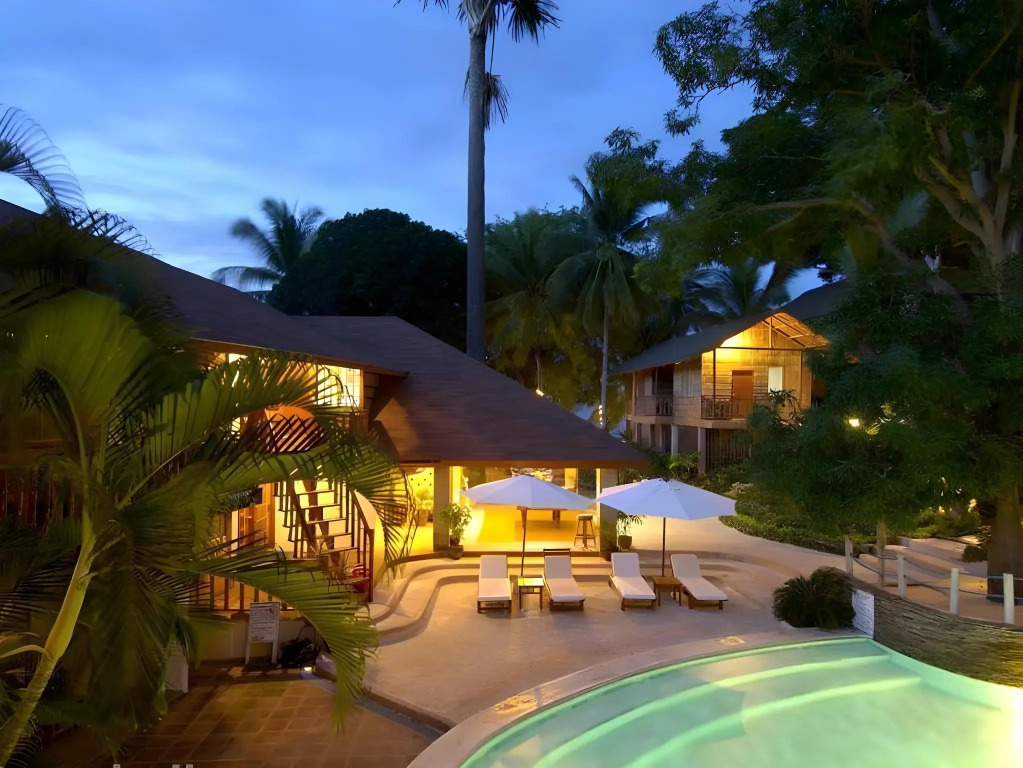 El Galleon Beach Resort