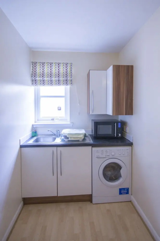 4 Varis Apartments