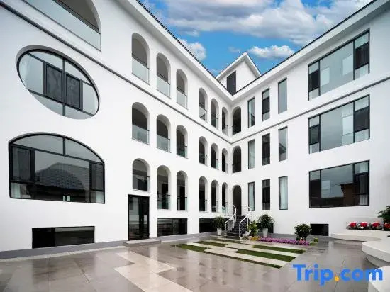 Nazhen Xiaolou · Excellencyyl · Courtyard Vacation Boutique Stay (Nalati Scenic Area)