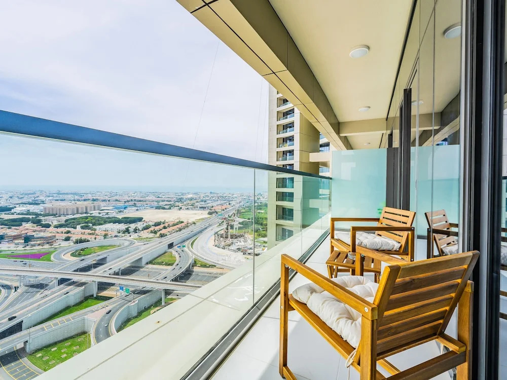 Modern and Cozy Condo With Unobstructed City Views