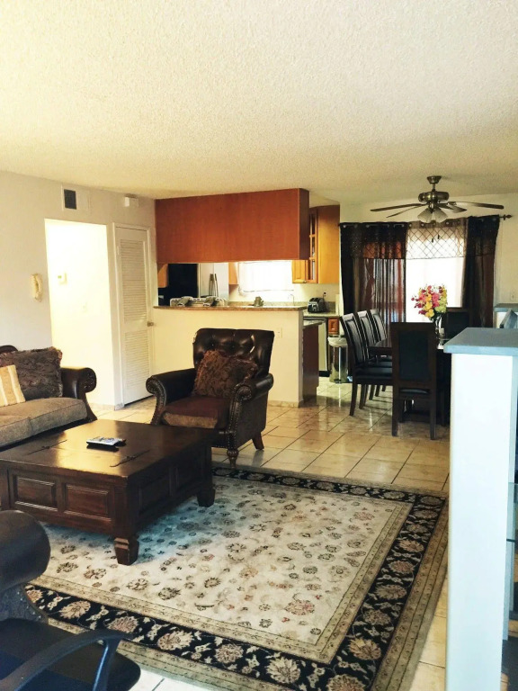 Fully Furnished Apartment in Glendale