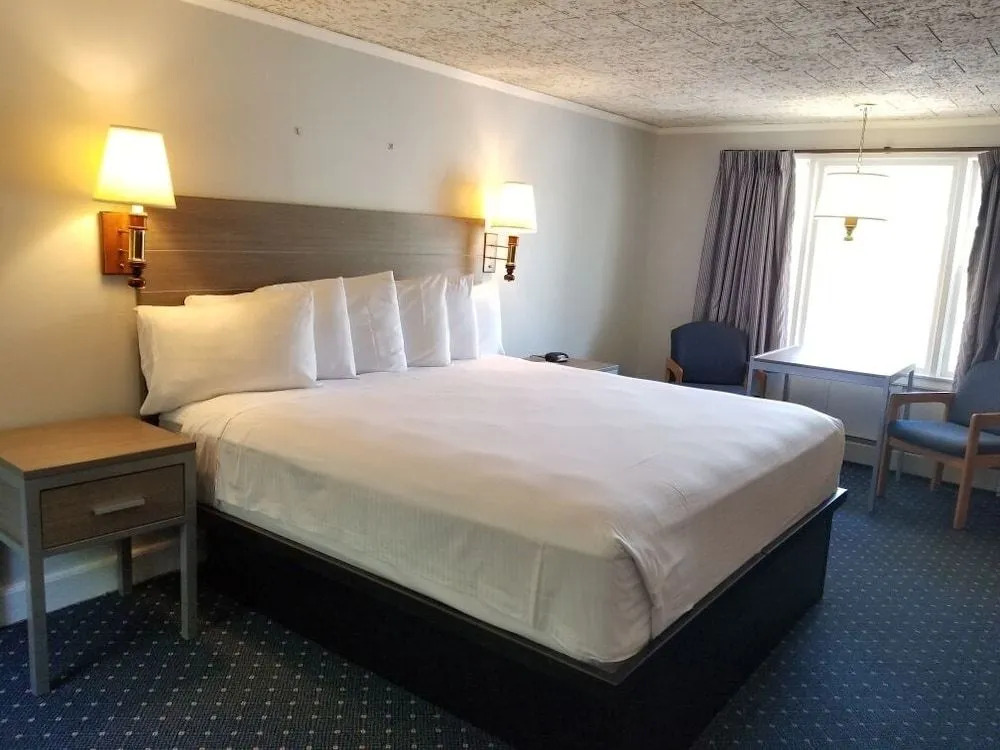 Olde Tavern Motel and Inn - Cape Cod