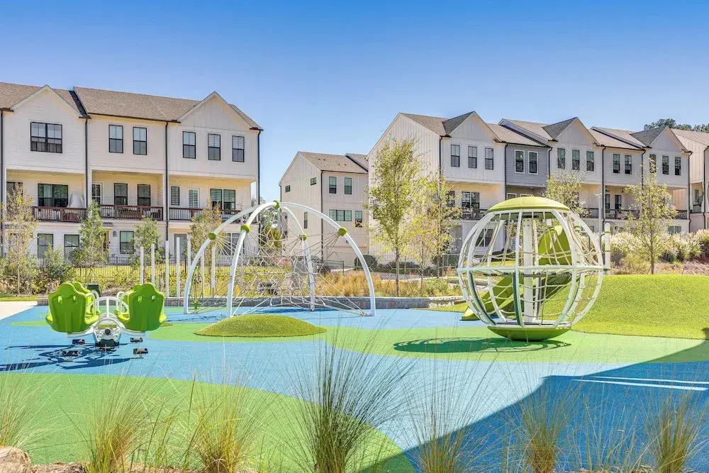 5 Mi to Intl Soccer Play: ATL Townhome w/ Balcony