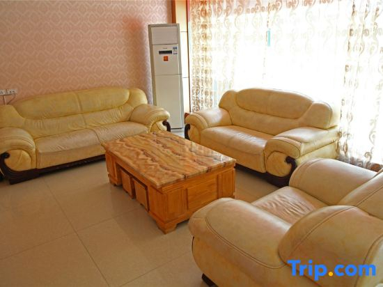 Liucheng Hongyuan Business Hotel