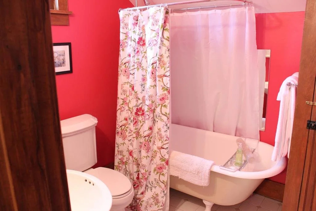 DeBourge Guesthouse