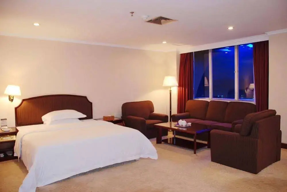 Out Sky Hotel