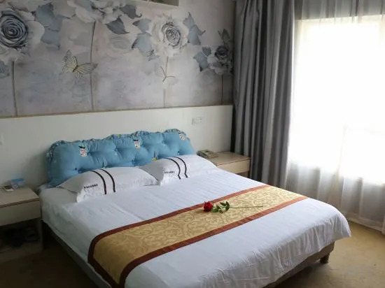 Sucheng Chain Hotel (Huangmei Zhongbai Warehouse)