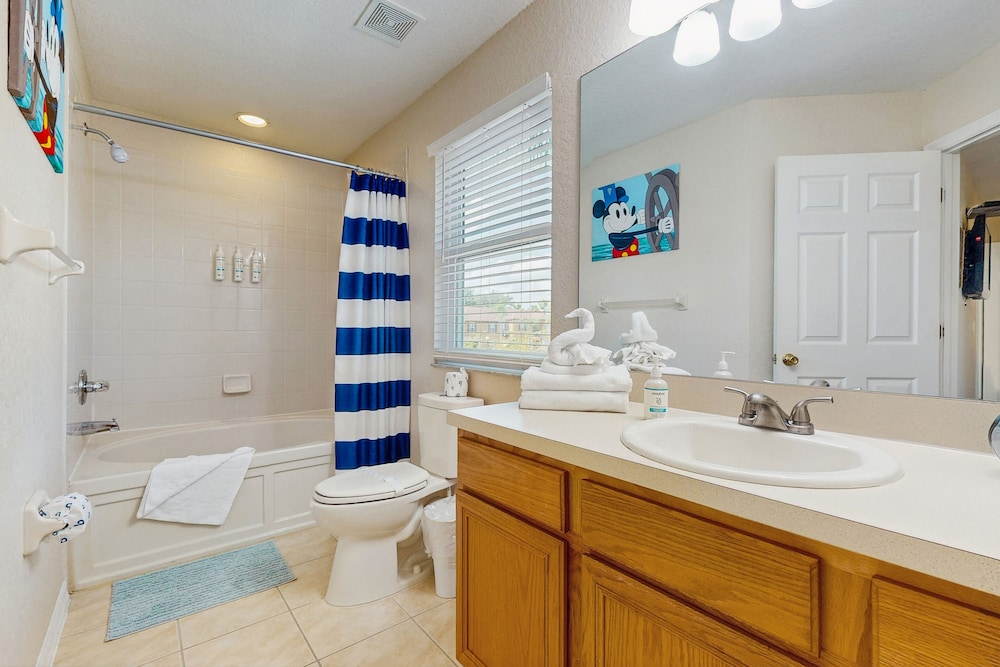 Spacious Dog-friendly 3bed/3 Bath Townhome With Screened in Lanai Near Disney