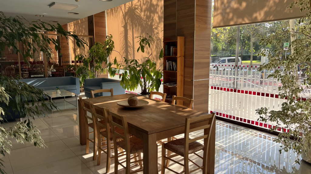 Отель B&B Tarragona Reus