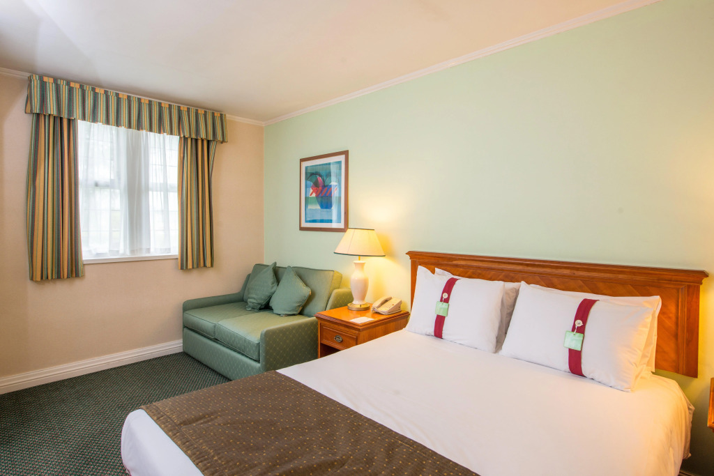 Tong Park Hotel