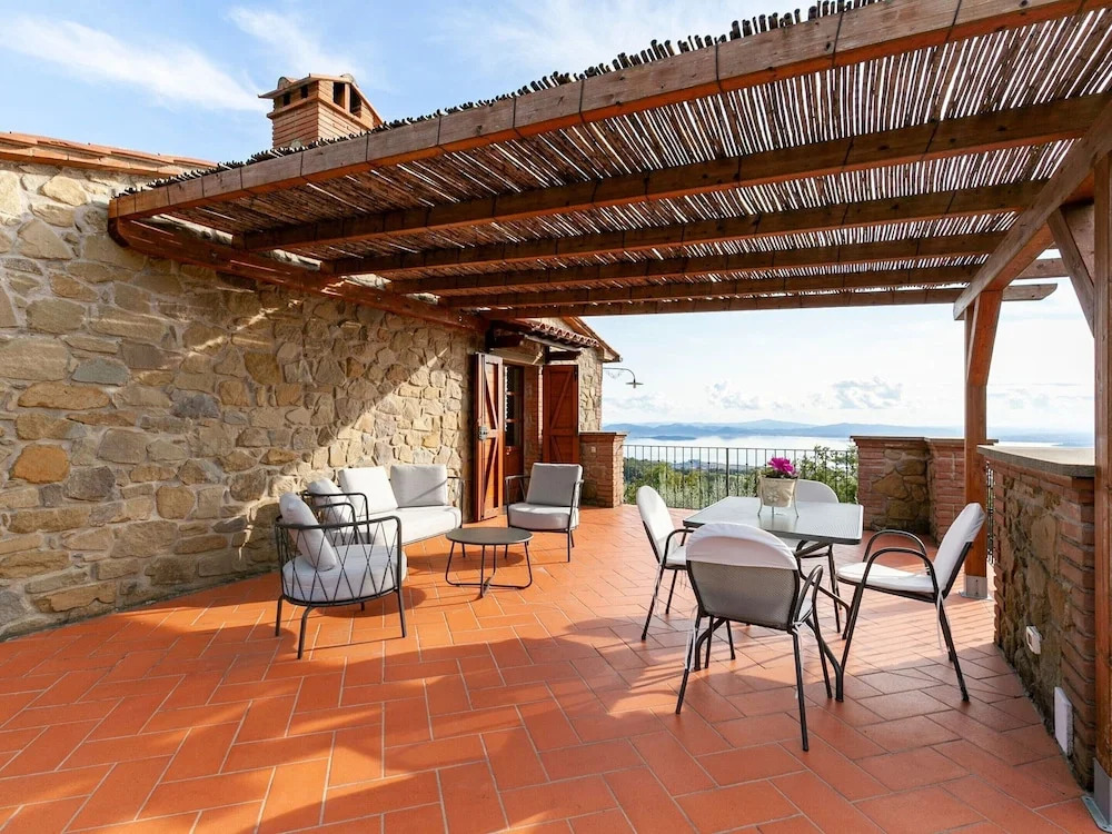 Villa in Lisciano Niccone With Pool & Nature