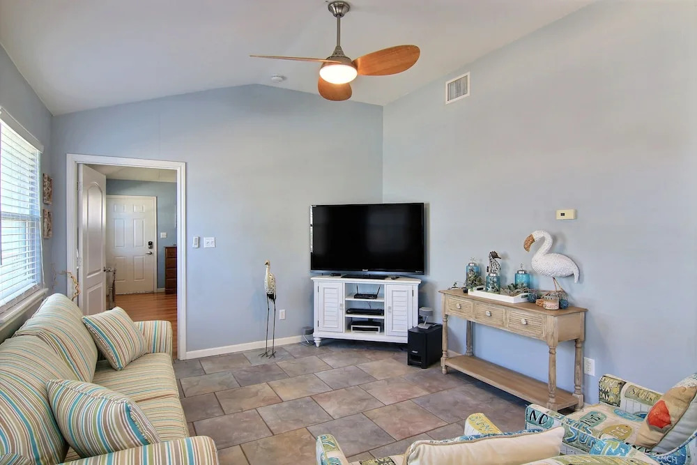 Salty Dawg Shores 2 Bedrooms 2 Bathrooms Home