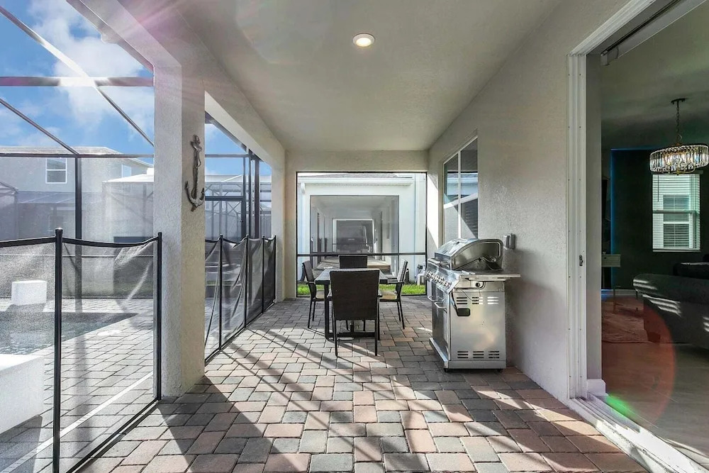 Super fun Spacious Family Home With top Amenities Pool/spa Sleeps 24