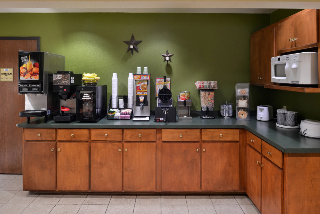 Star City Inn & Suites