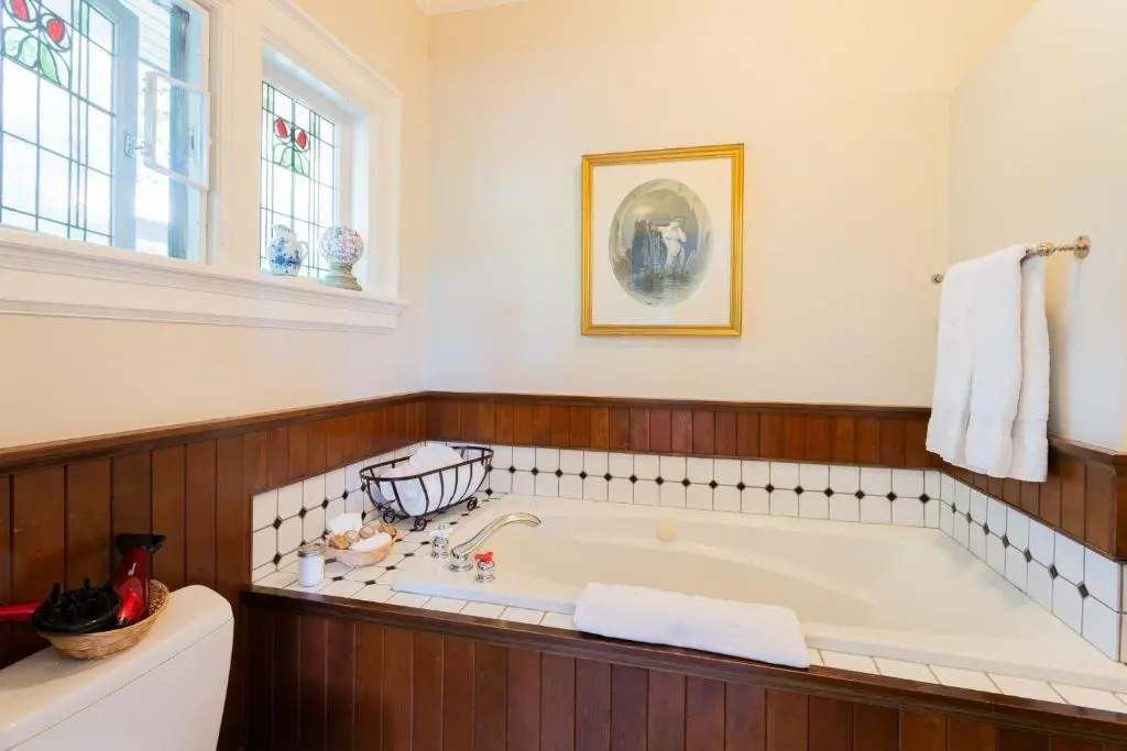 Beaconsfield Bed and Breakfast - Victoria