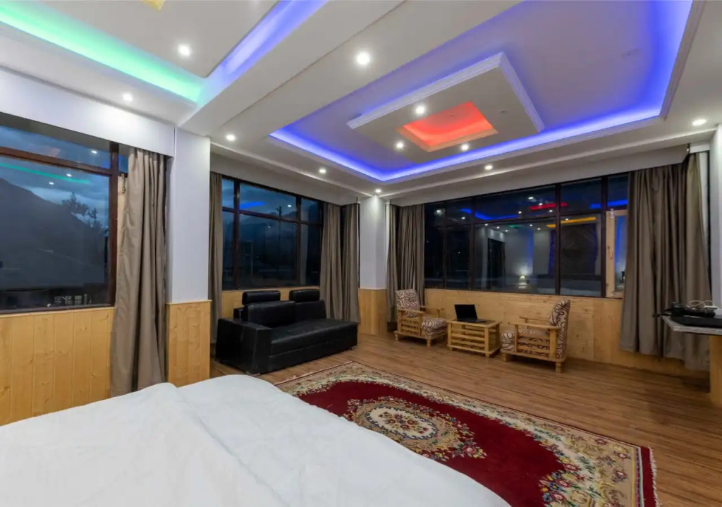 Dee Grand Marq Hotel