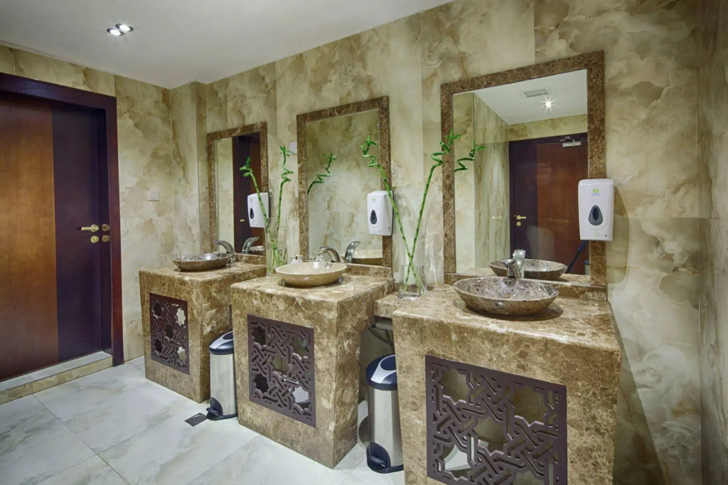 Lavona Hotel