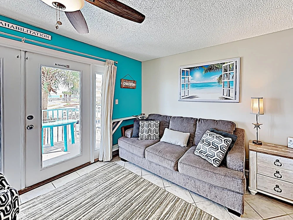 Steps To Beach! Chic Gulf-view Corner Unit W/ Pool 1 Bedroom Condo
